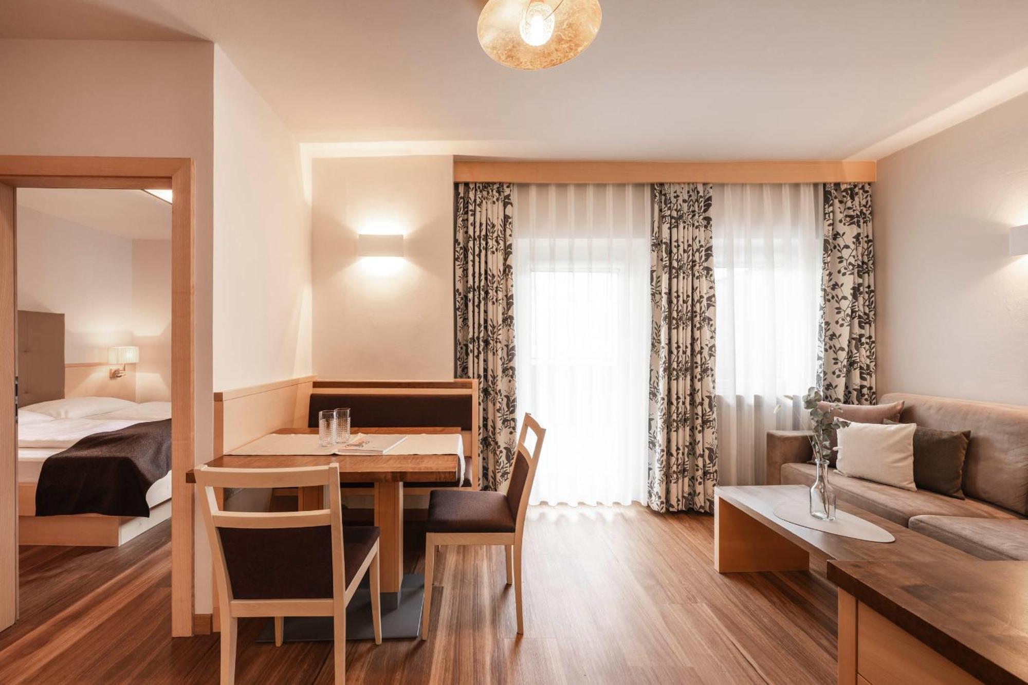 Appartementhaus Residence Hirzer Tirolo Habitación foto